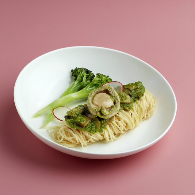 鲍鱼青椒麻野菌酱冷天使面 Cold Angel Hair Pasta with Abalone, Wild Mushroom & Sichuan Peppercorn Sauce